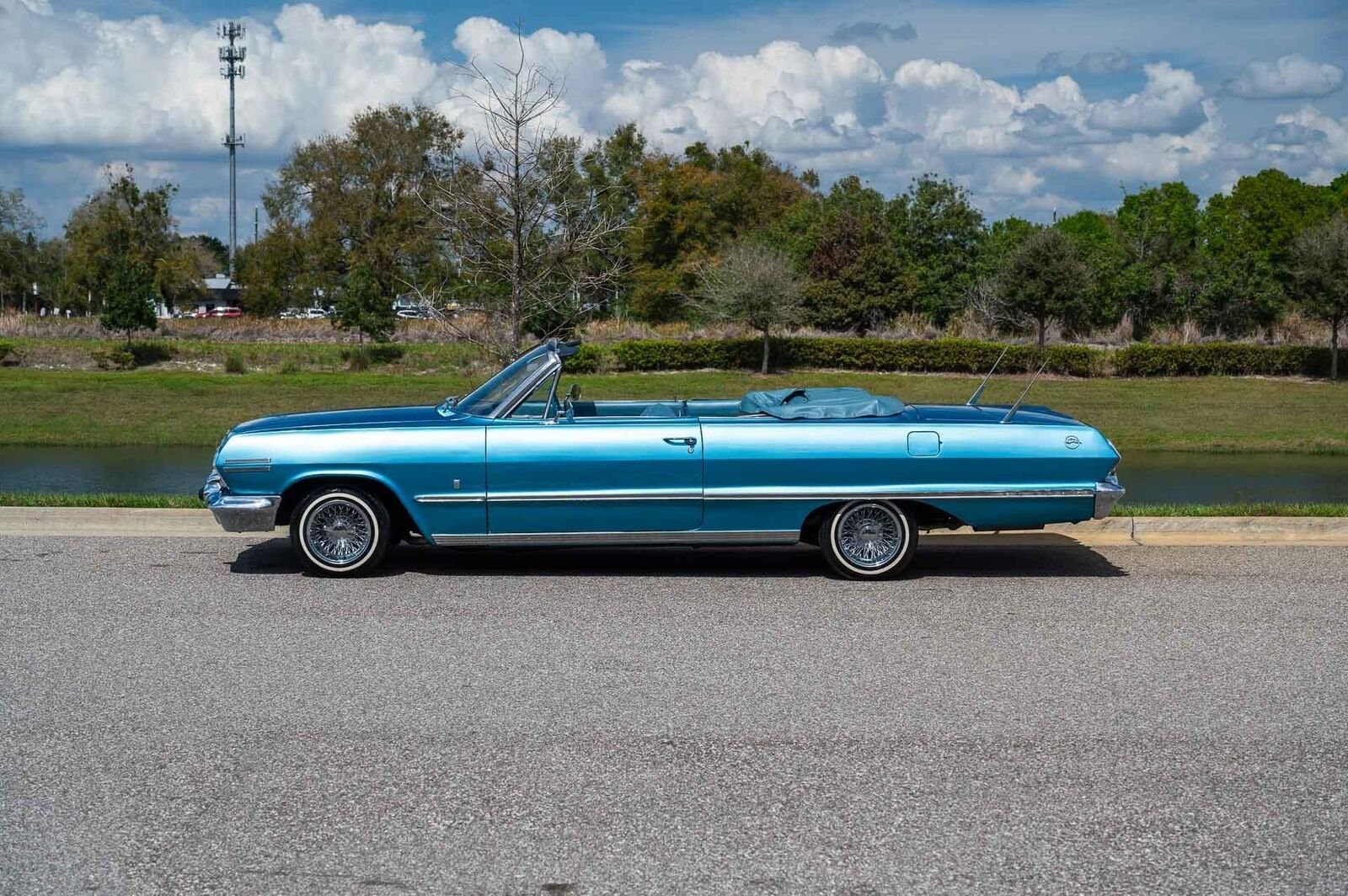 Chevrolet-Impala-1963-Blue-Blue-129118-3