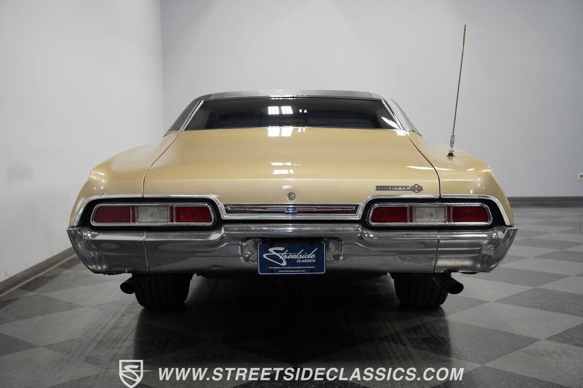 Chevrolet-Impala-1967-Gold-Black-62848-10