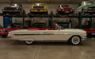 Chevrolet-Impala-Cabriolet-1961-White-119402-2