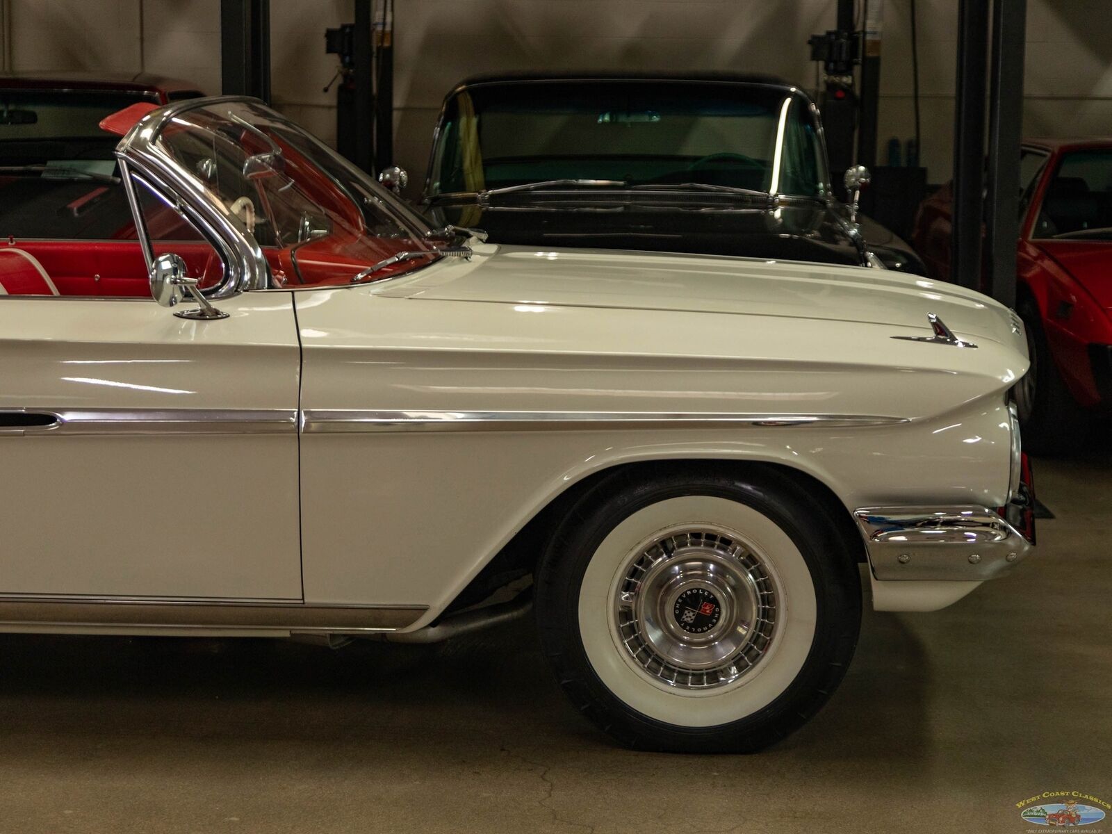 Chevrolet-Impala-Cabriolet-1961-White-119402-3