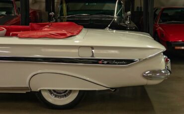 Chevrolet-Impala-Cabriolet-1961-White-119402-6