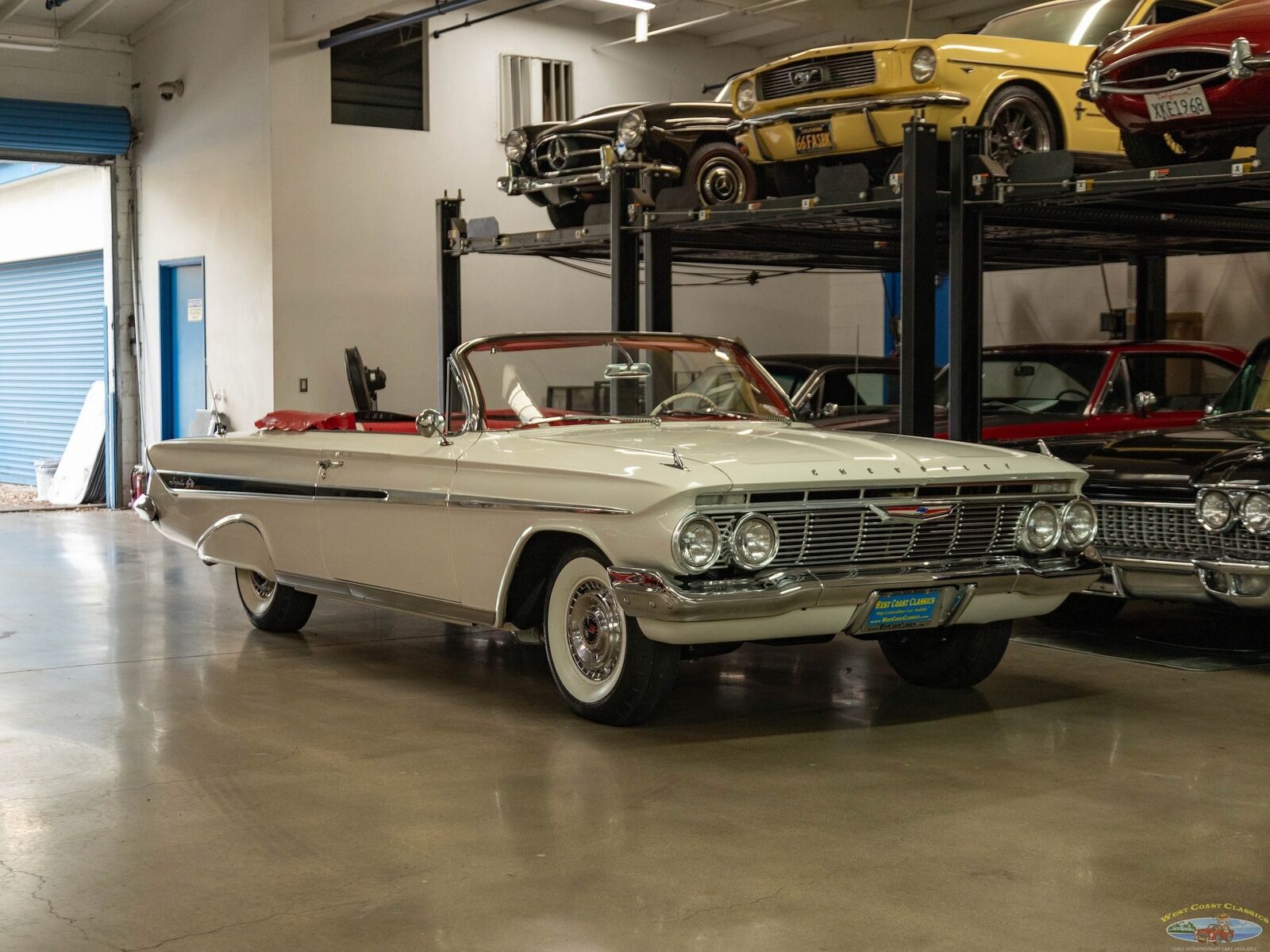 Chevrolet-Impala-Cabriolet-1961-White-119402-9