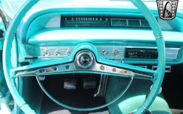 Chevrolet-Impala-Coupe-1963-Green-Green-1389-21