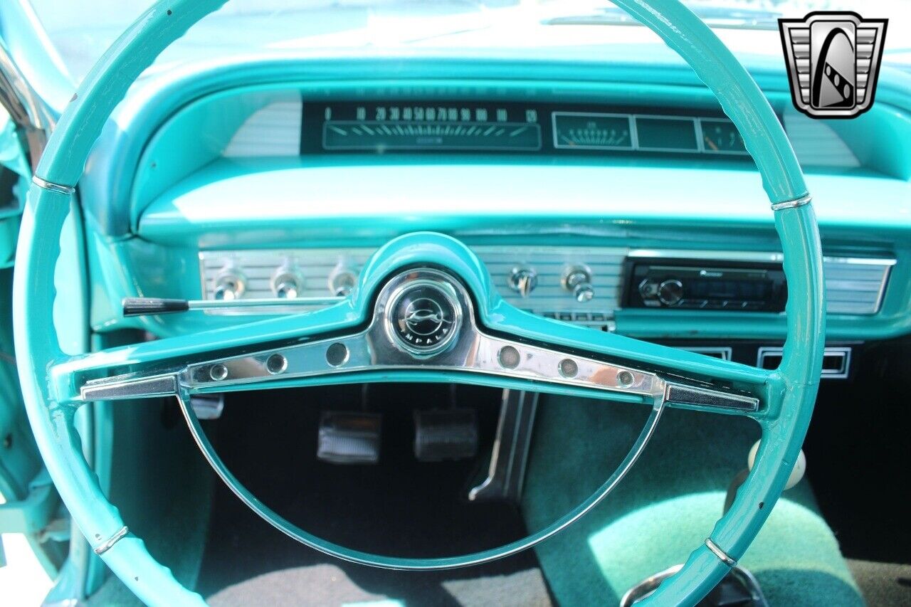 Chevrolet-Impala-Coupe-1963-Green-Green-1389-21