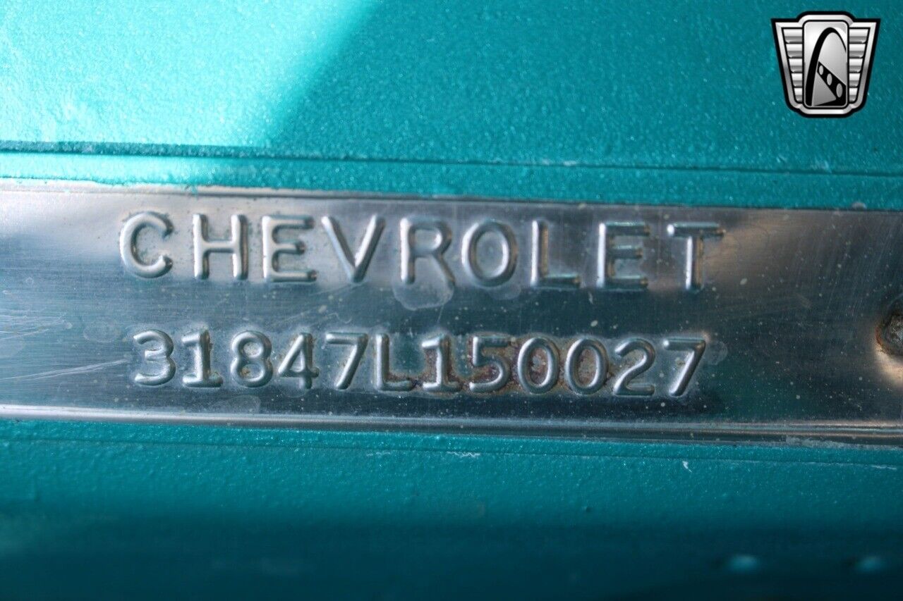 Chevrolet-Impala-Coupe-1963-Green-Green-1389-26