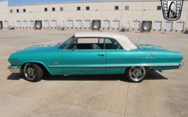 Chevrolet-Impala-Coupe-1963-Green-Green-1389-27