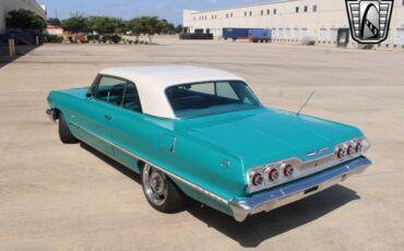 Chevrolet-Impala-Coupe-1963-Green-Green-1389-29