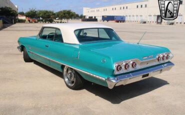 Chevrolet-Impala-Coupe-1963-Green-Green-1389-30