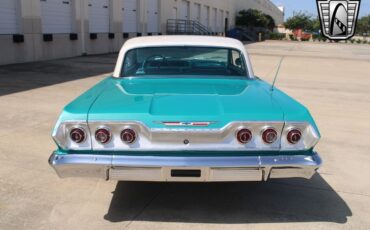 Chevrolet-Impala-Coupe-1963-Green-Green-1389-33