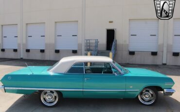 Chevrolet-Impala-Coupe-1963-Green-Green-1389-37