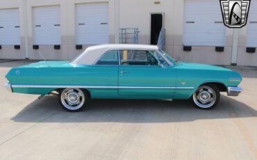 Chevrolet-Impala-Coupe-1963-Green-Green-1389-38