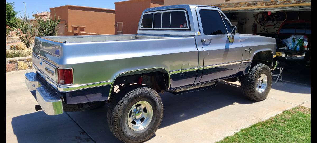 Chevrolet-K10-swb-4x4-1983-silver-181051-2