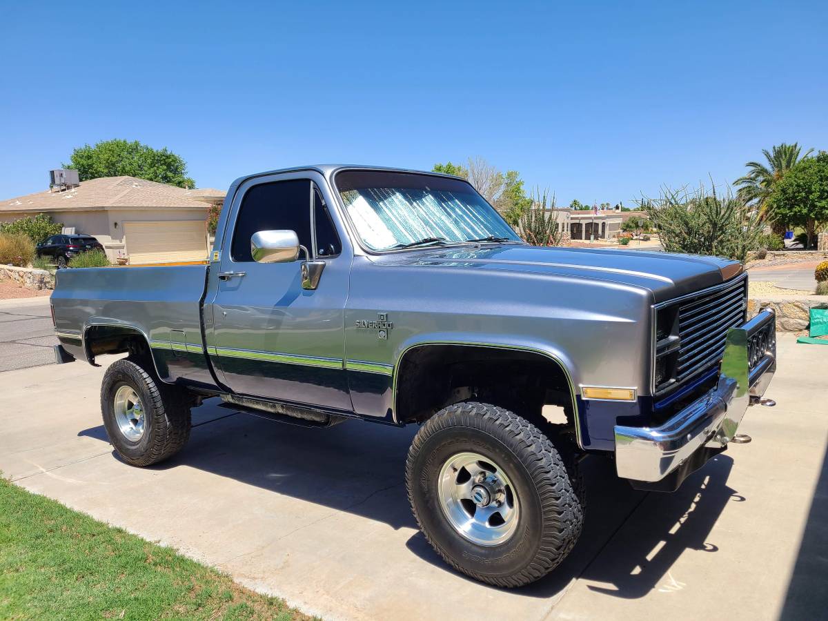 Chevrolet-K10-swb-4x4-1983-silver-181051