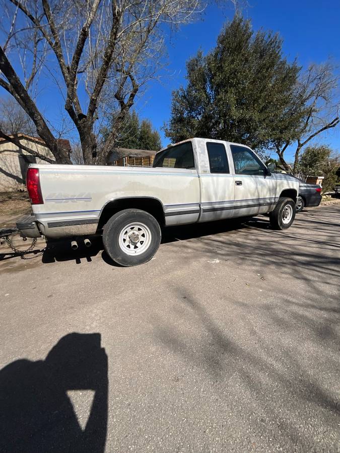 Chevrolet-K2500-diesel-1989-209214-1