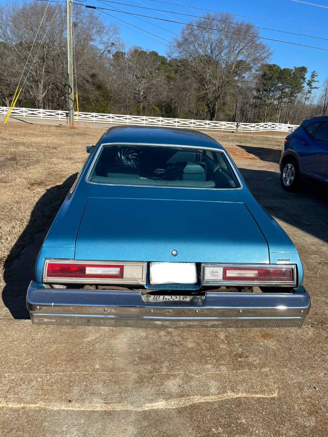 Chevrolet-Malibu-1976-151278-2