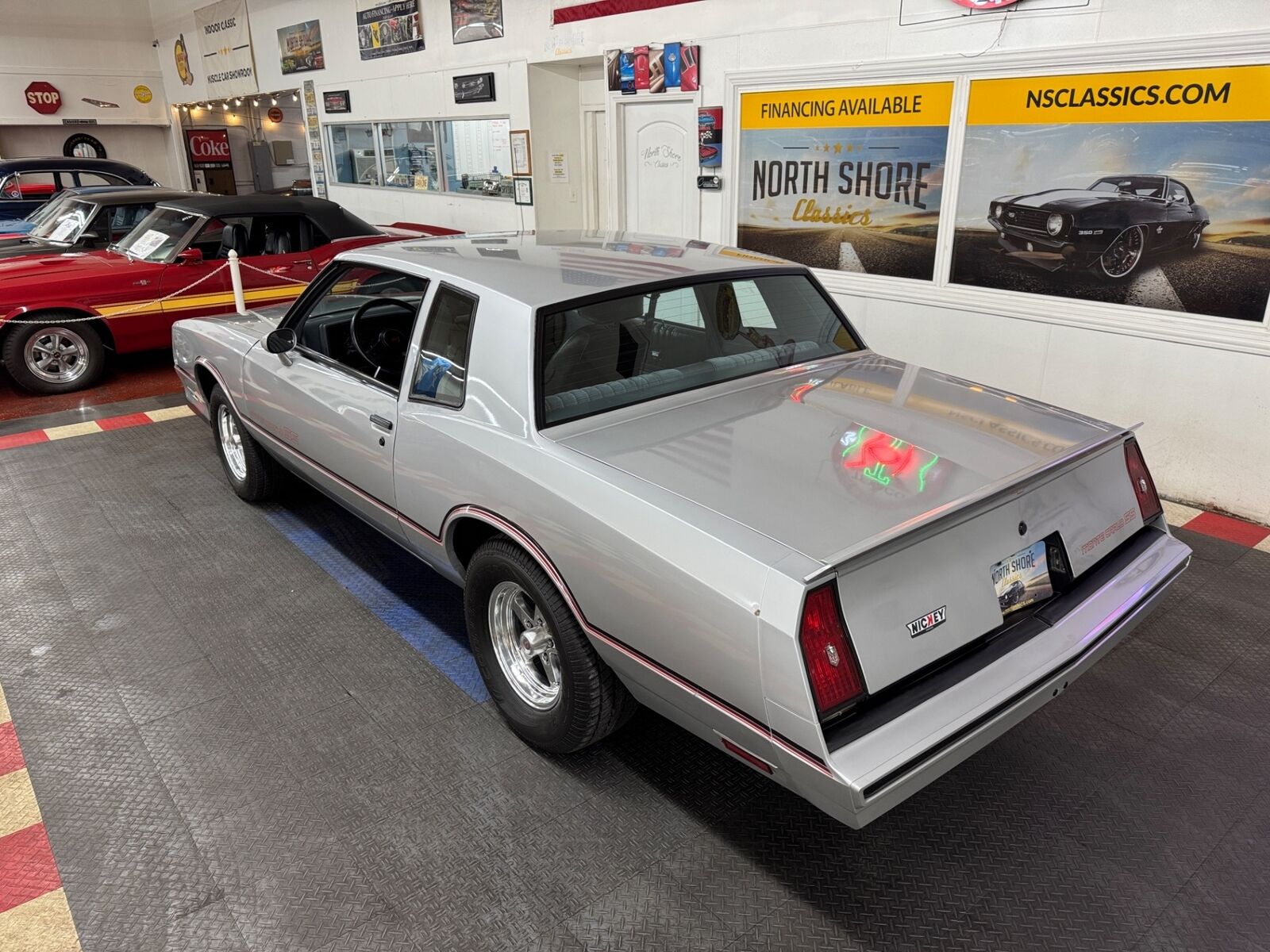 Chevrolet-Monte-Carlo-Coupe-1985-Silver-Gray-104607-2