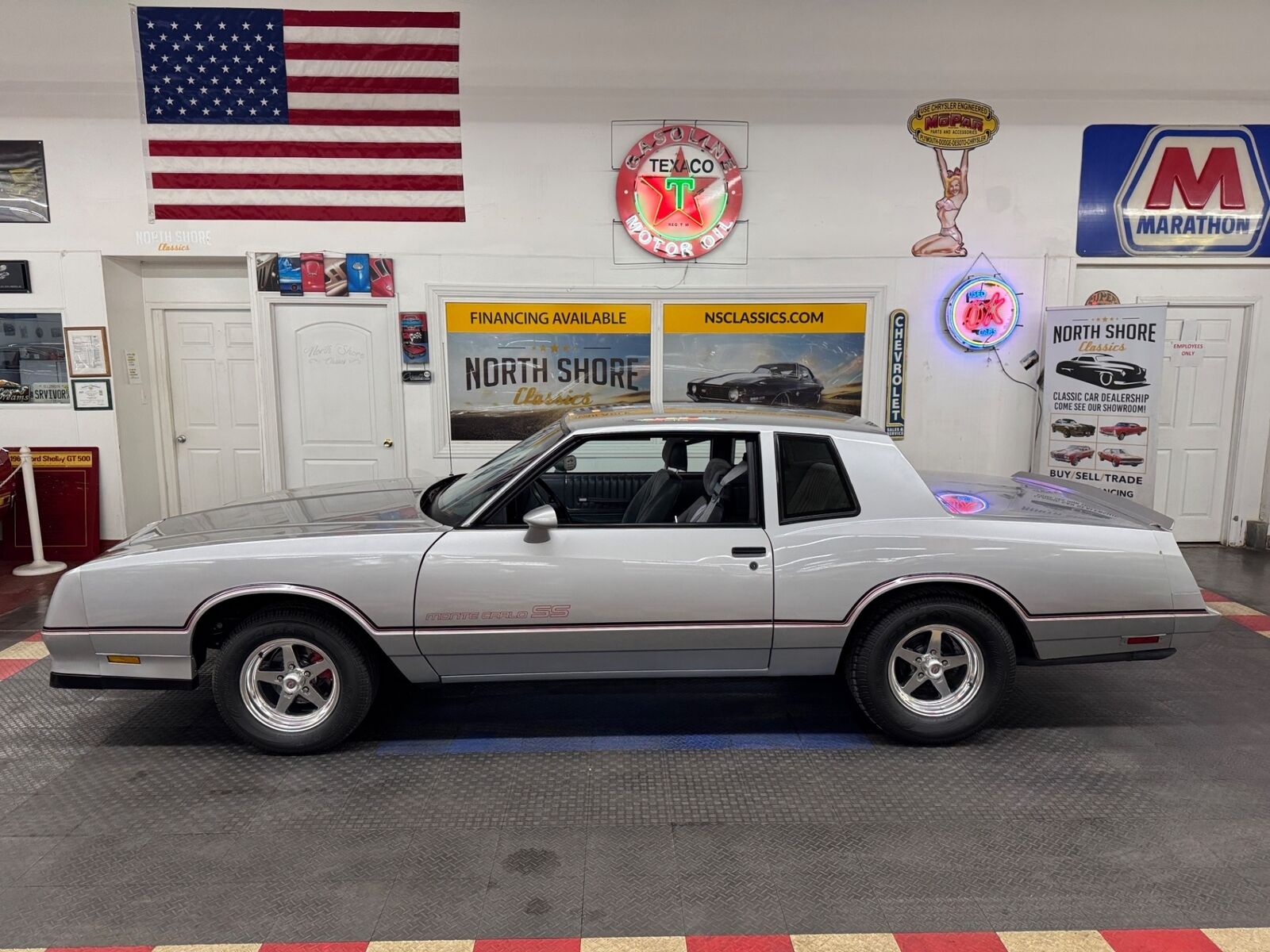 Chevrolet-Monte-Carlo-Coupe-1985-Silver-Gray-104607-3