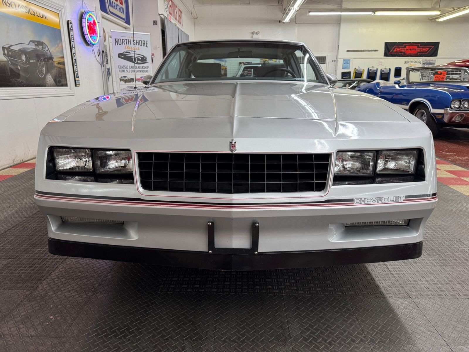 Chevrolet-Monte-Carlo-Coupe-1985-Silver-Gray-104607-6