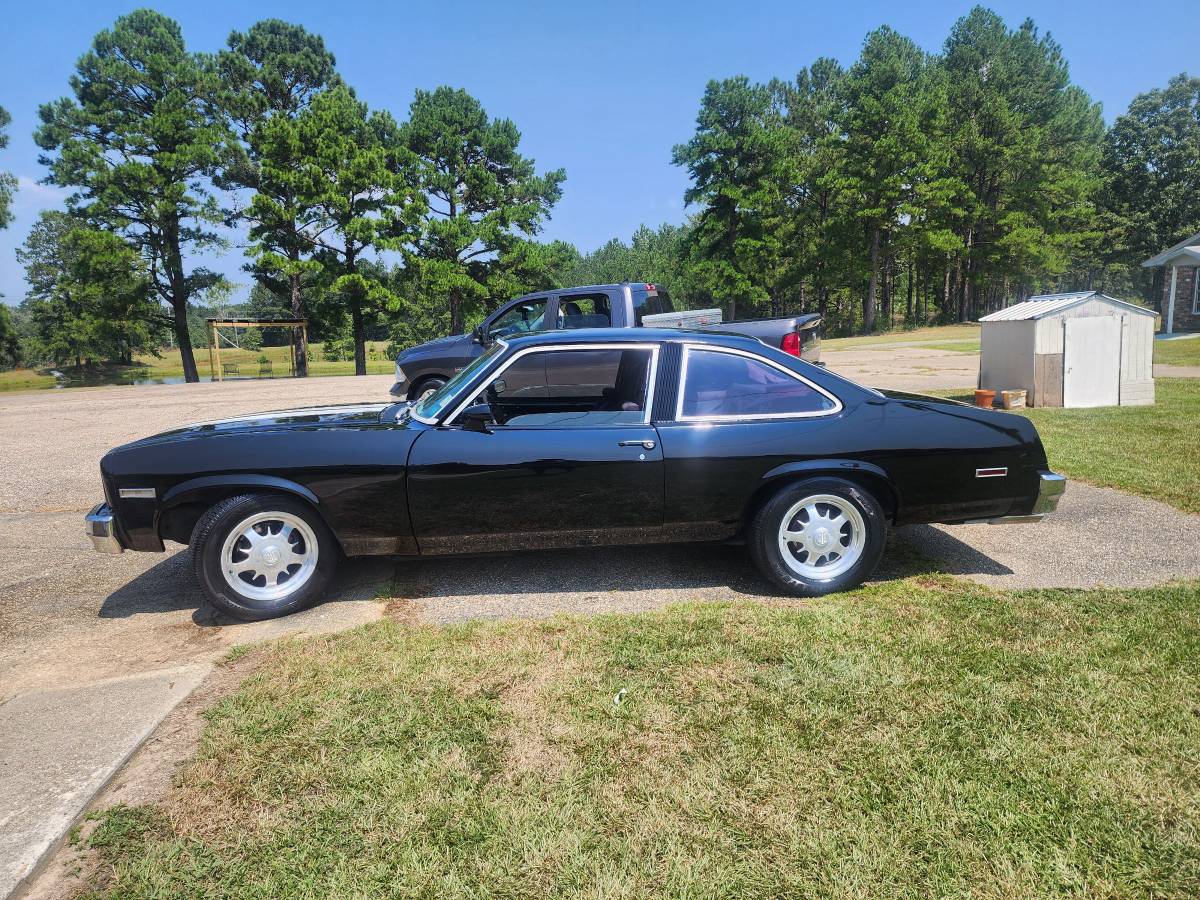 Chevrolet-Nova-1977-black-514989-14