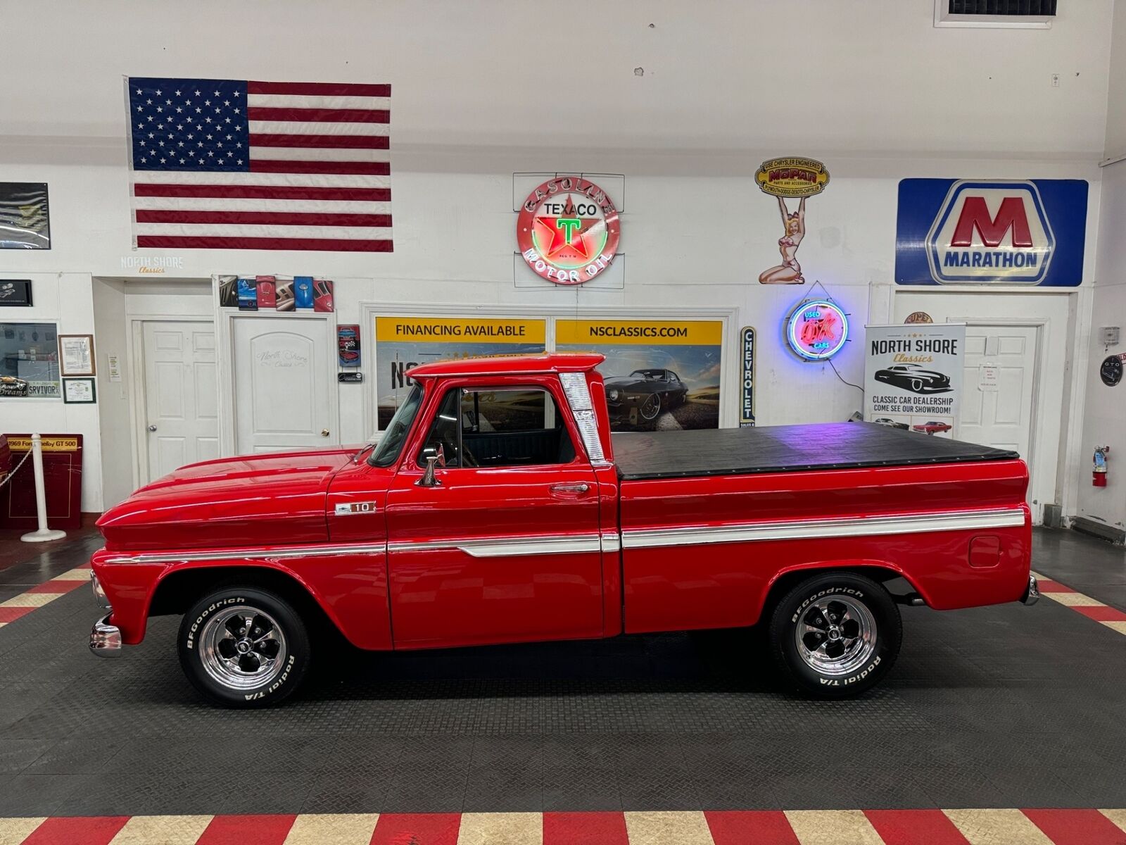 Chevrolet-Other-Pickups-1965-Red-Gray-916-2