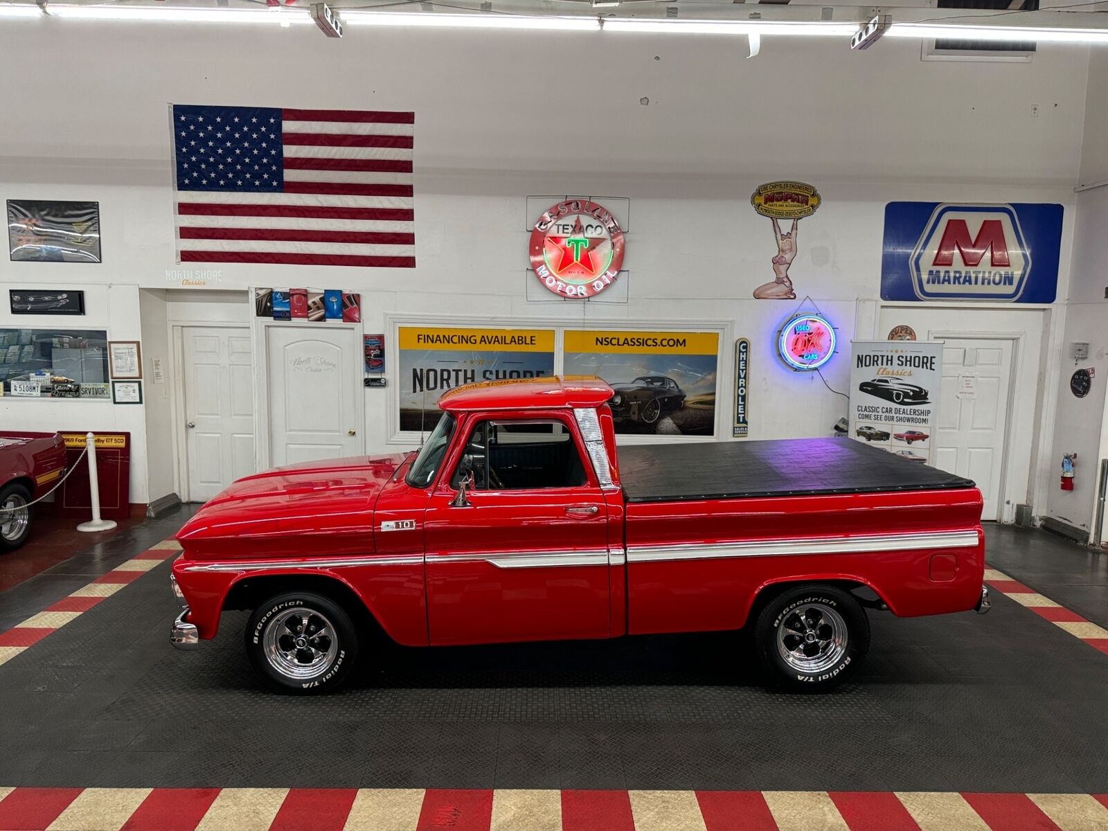 Chevrolet-Other-Pickups-1965-Red-Gray-916-30