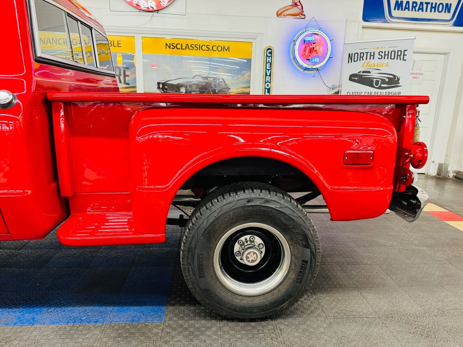 Chevrolet-Other-Pickups-1972-Red-Black-2165-37