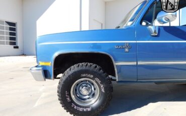 Chevrolet-Other-Pickups-1985-Blue-Blue-5367-5