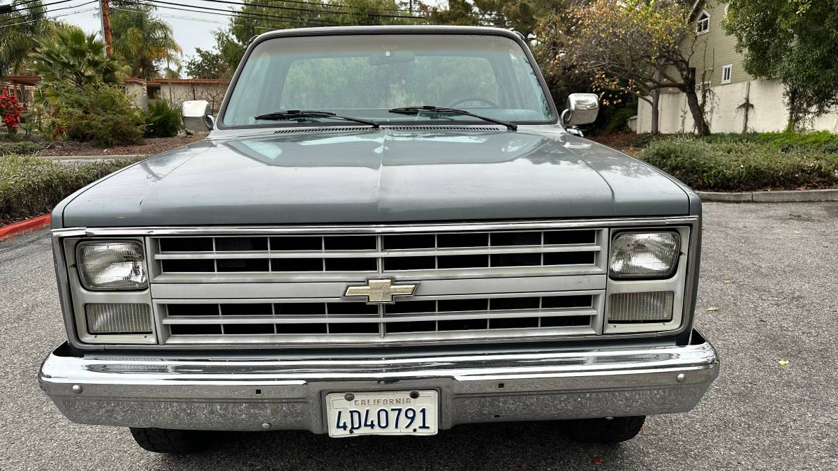 Chevrolet-Scottsdale-r20-conventional-34-ton-1987-grey-74419-1