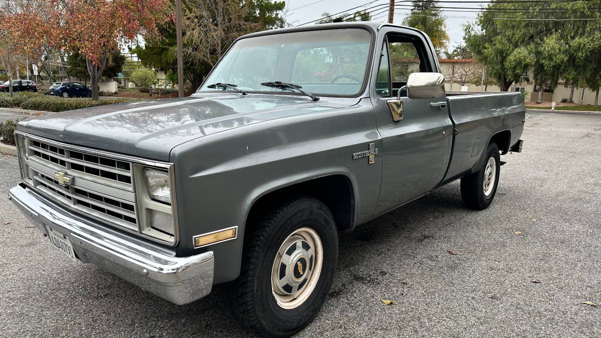 Chevrolet-Scottsdale-r20-conventional-34-ton-1987-grey-74419