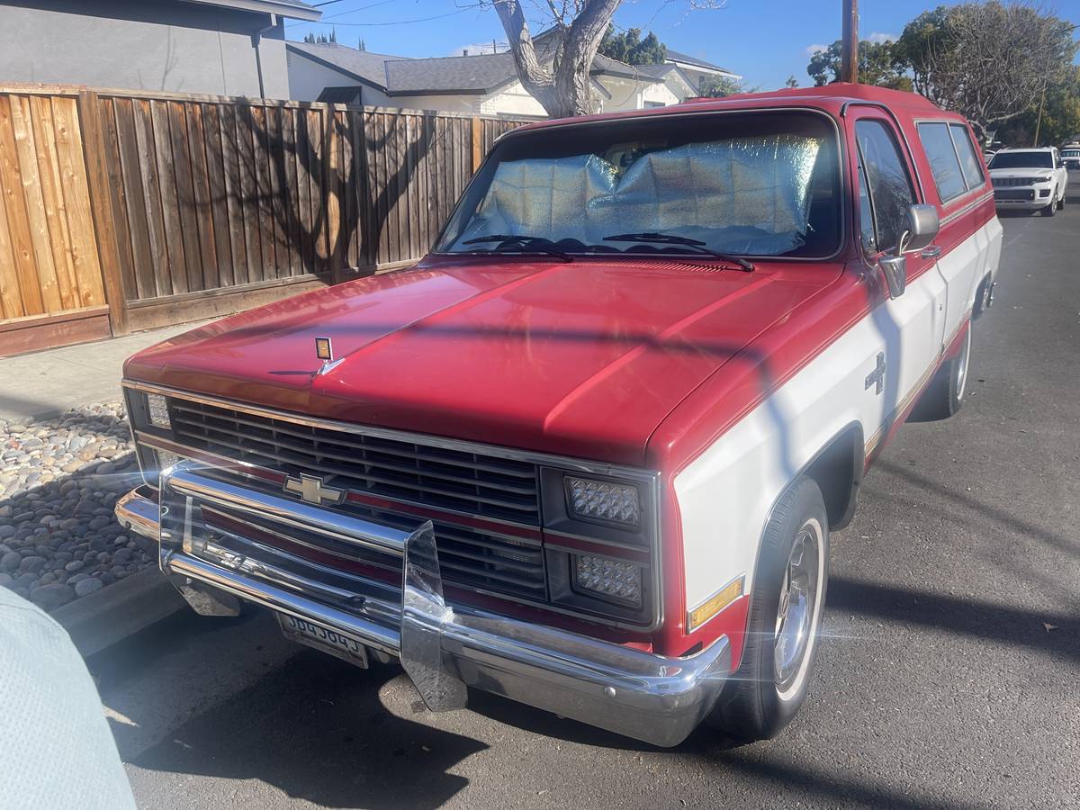 Chevrolet-Silverado-1500-1984-red-199558-1