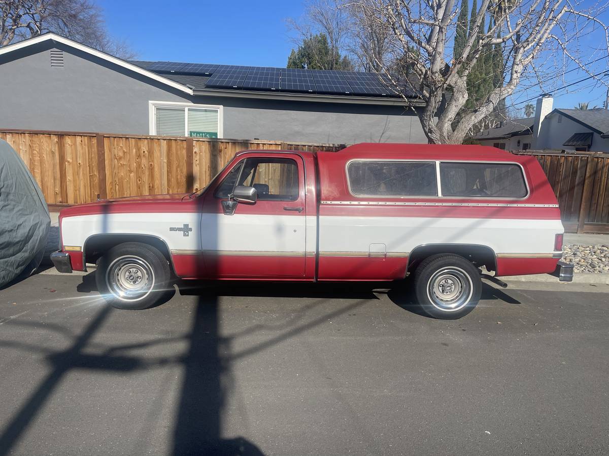 Chevrolet-Silverado-1500-1984-red-199558-3