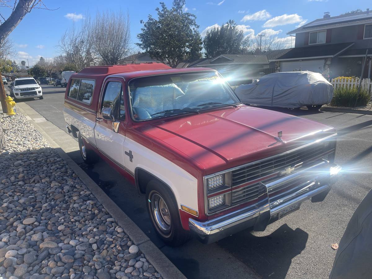 Chevrolet-Silverado-1500-1984-red-199558