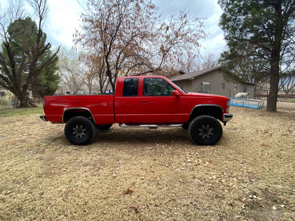 Chevrolet-Silverado-1500-1995-red-563