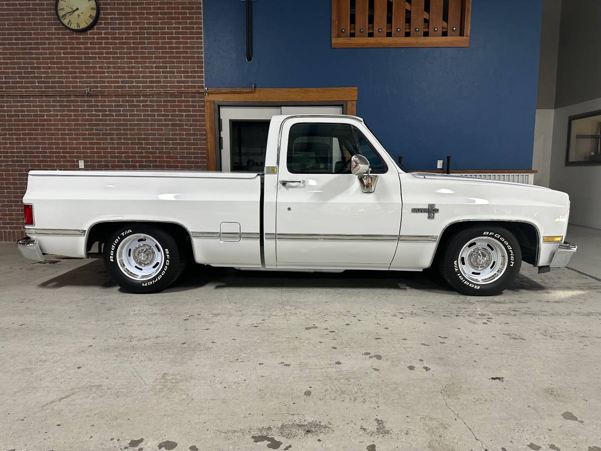 Chevrolet-Silverado-c10-1987-97331-1