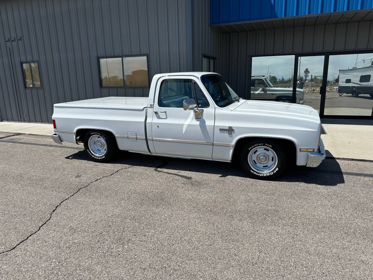 Chevrolet-Silverado-c10-1987-97331-2