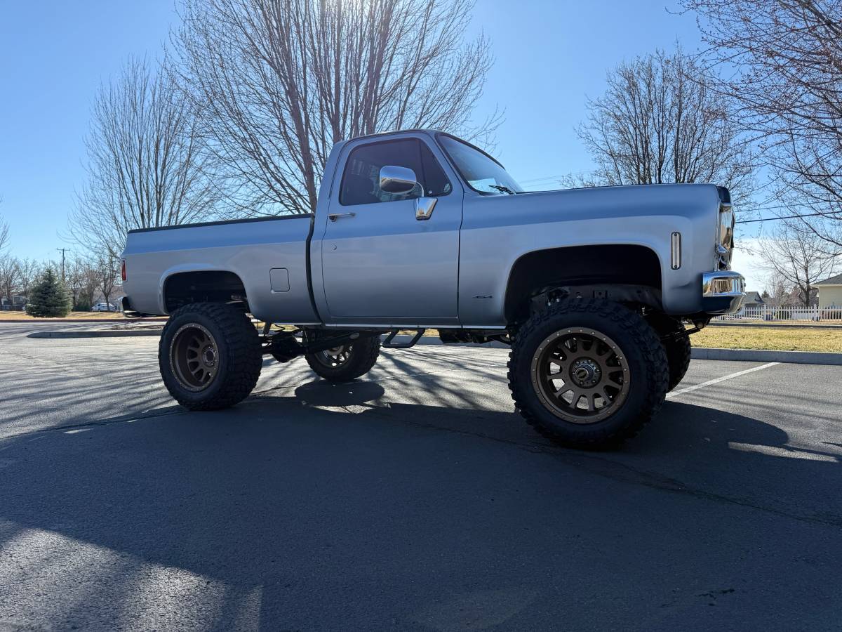 Chevrolet-Silverado-k10-1978-silver-1320-1