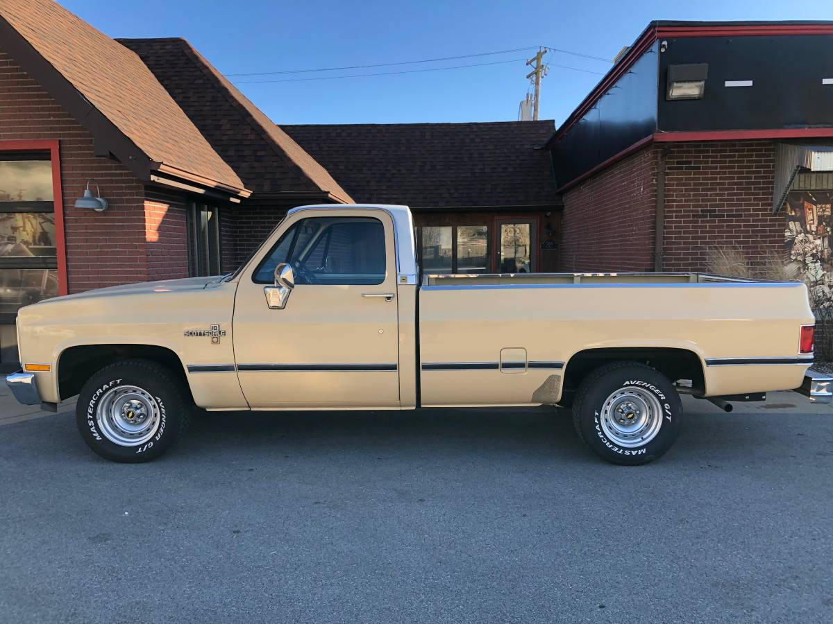 Chevrolet-Square-body-1983-153558