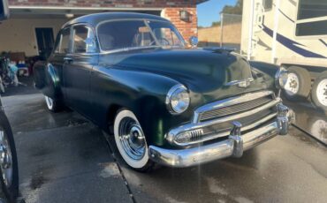 Chevrolet-Styleline-deluxe-1951-green-118528-1