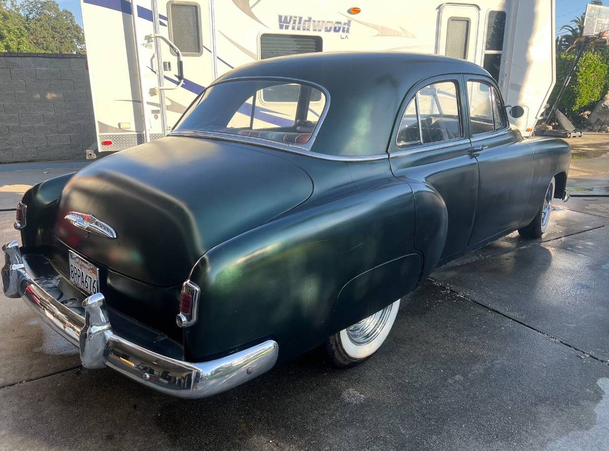 Chevrolet-Styleline-deluxe-1951-green-118528-3