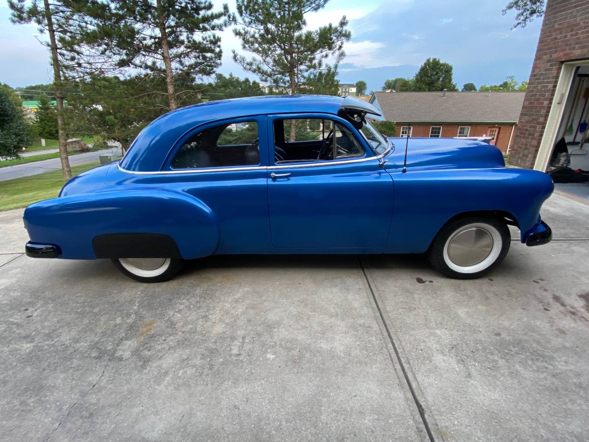 Chevrolet-Styleline-deluxe-1952-blue-79577-2