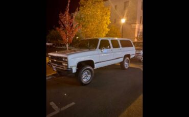 Chevrolet-Suburban-2500-1990-white-374976-1