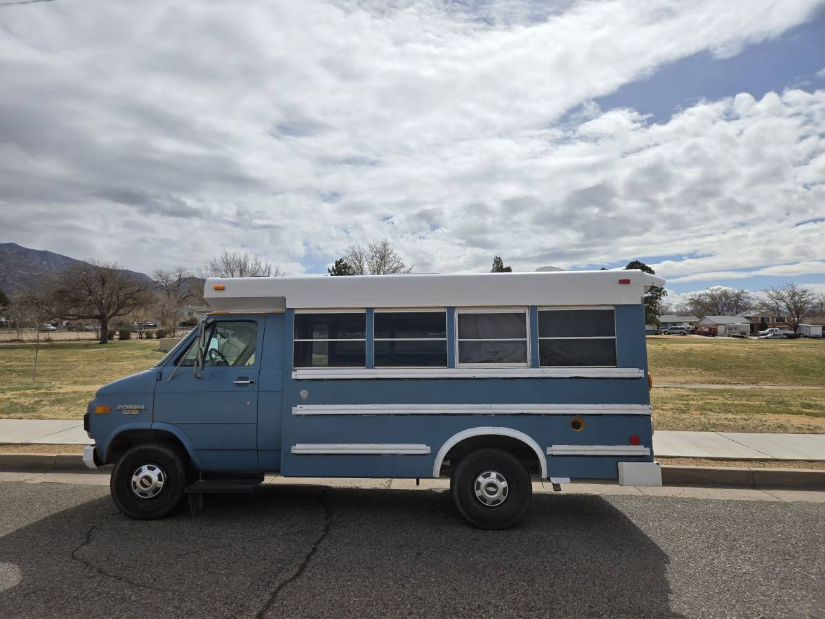 Chevrolet-Van-30-g-series-1995-blue-136416-1