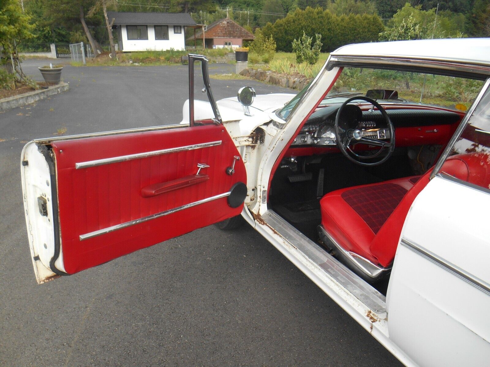 Chrysler-300-Series-Coupe-1962-White-Red-109435-16