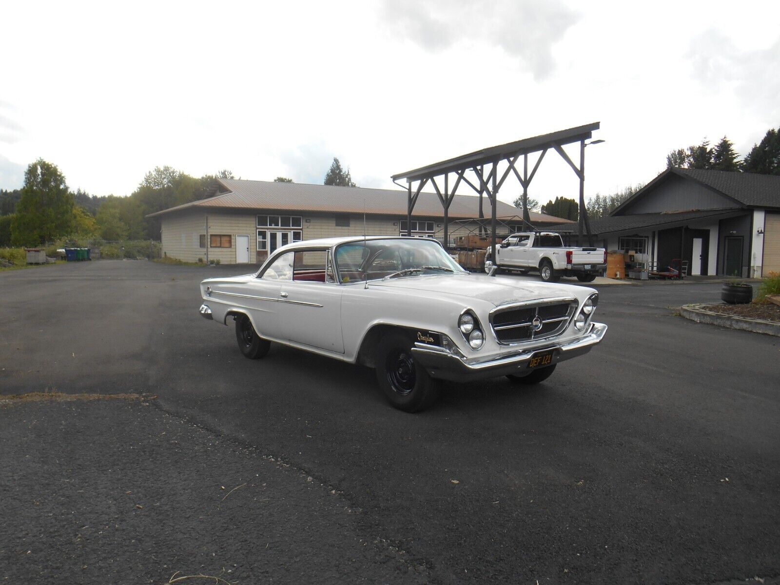 Chrysler-300-Series-Coupe-1962-White-Red-109435-6