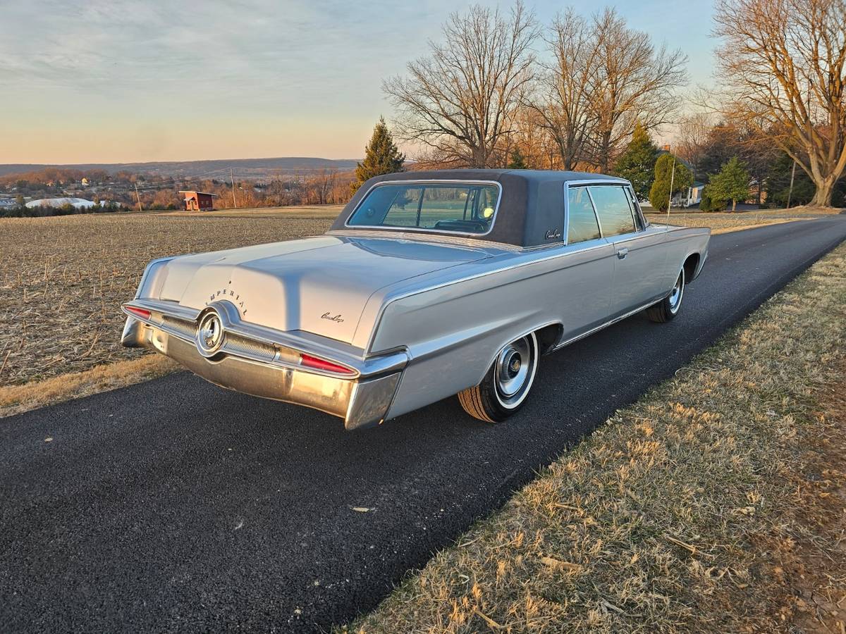 Chrysler-Imperial-crown-coupe-1965-silver-91732-3