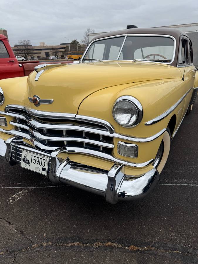 Chrysler-Windsor-1950-yellow-157715-10