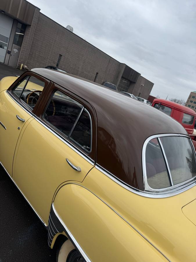 Chrysler-Windsor-1950-yellow-157715-14