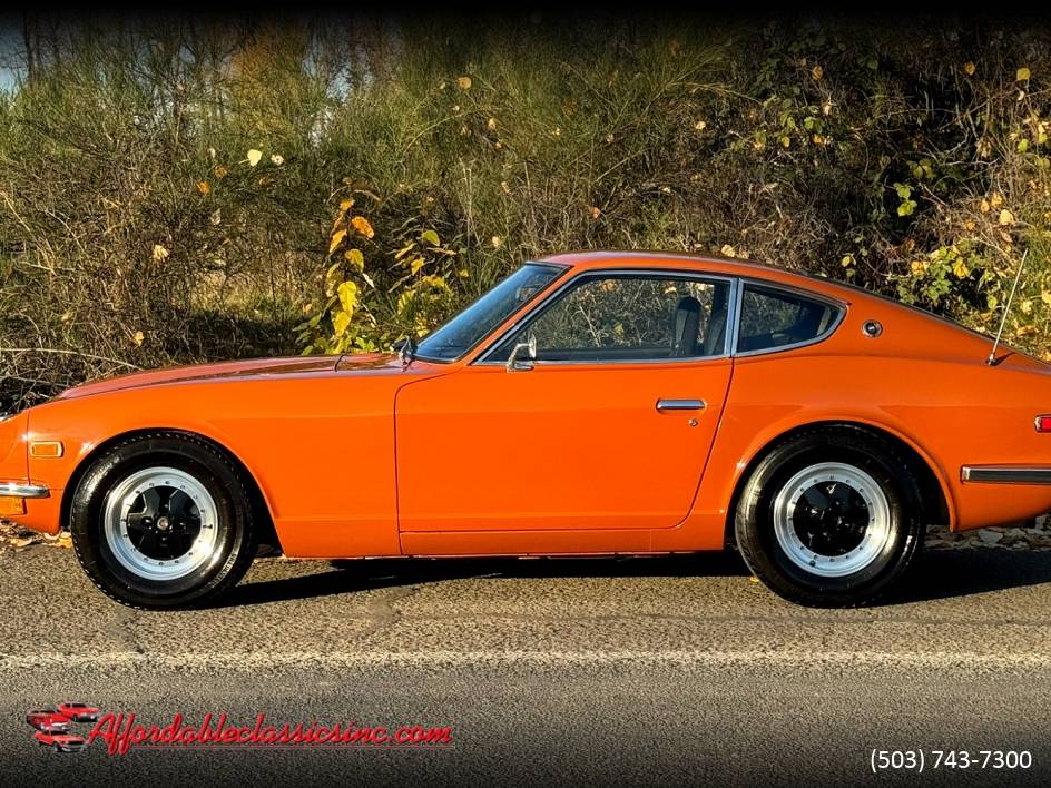 Datsun-240z-1972-102850-11