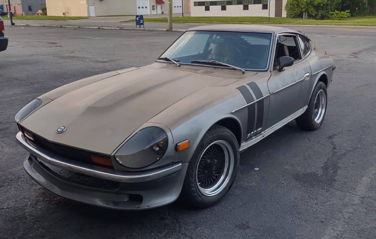 Datsun-280z-1976-silver-38624