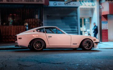 Datsun-280z-1976-white-64374-1